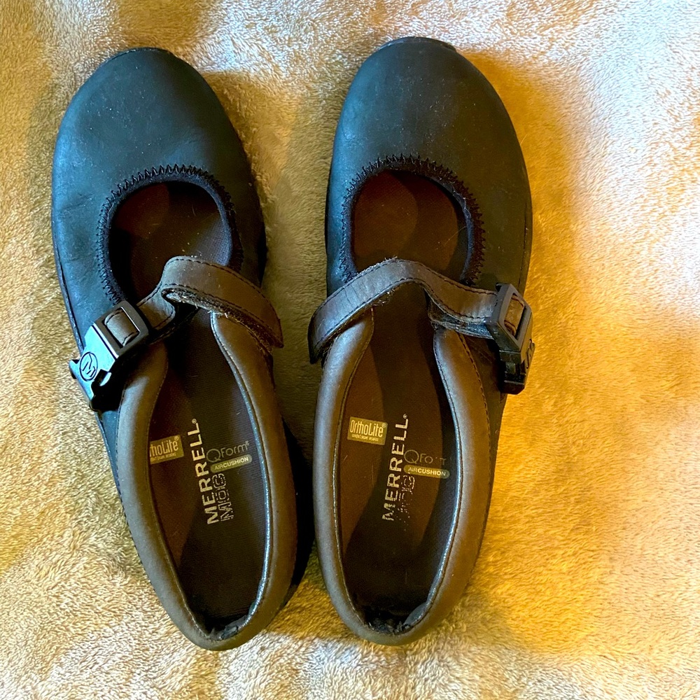 Merrell mules, slip on, adjustable, click closure.